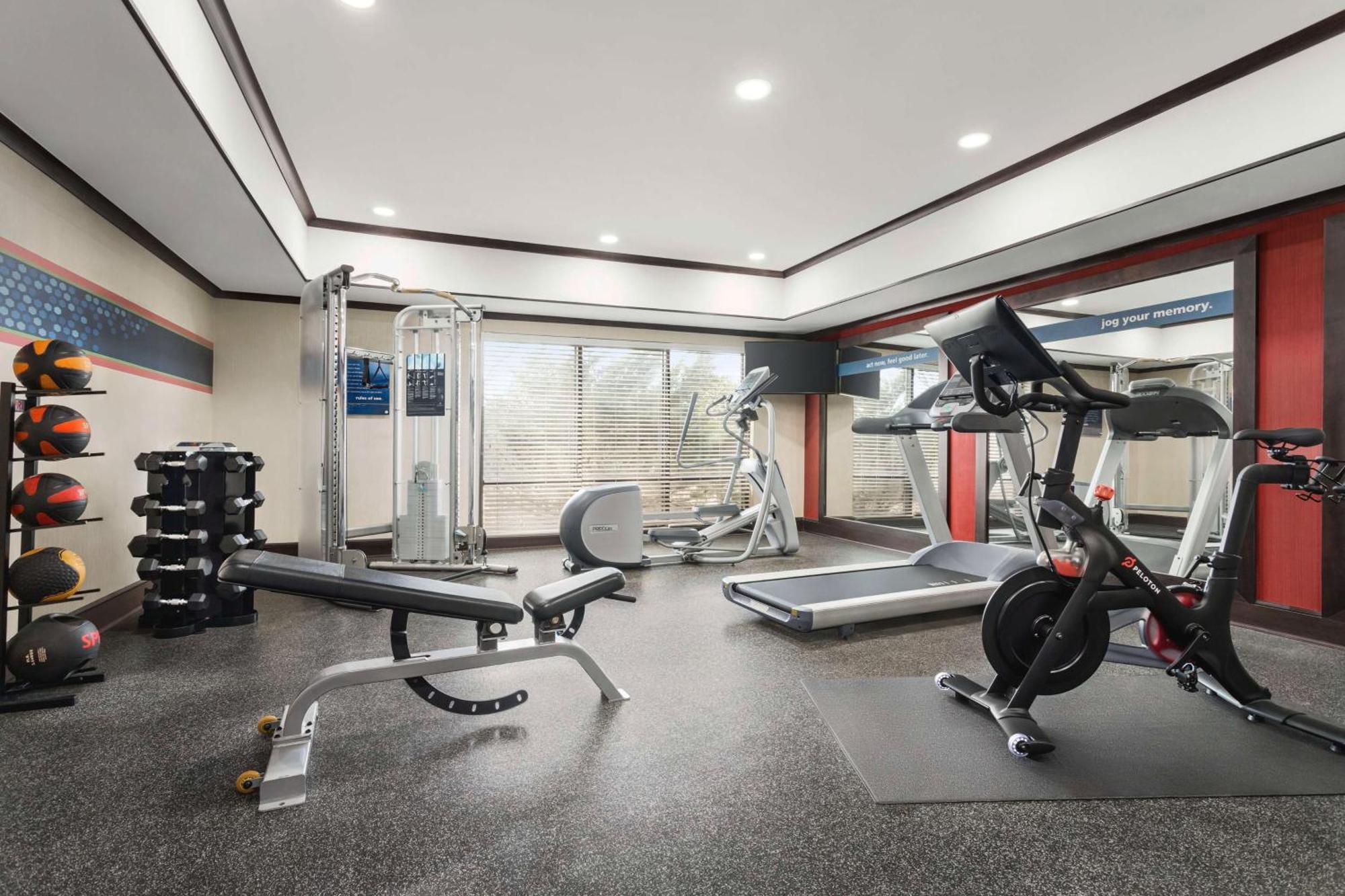 Hampton Inn New Albany Buitenkant foto
